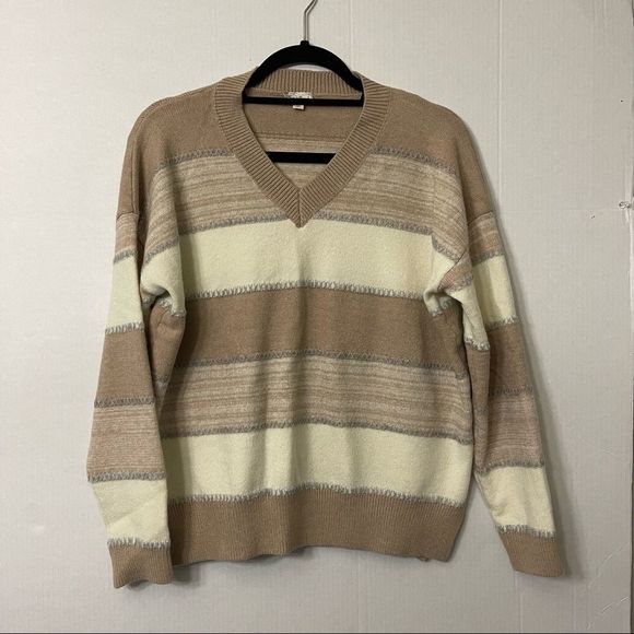 Hem & Thread Sweaters - Hem and thread women’s sweater